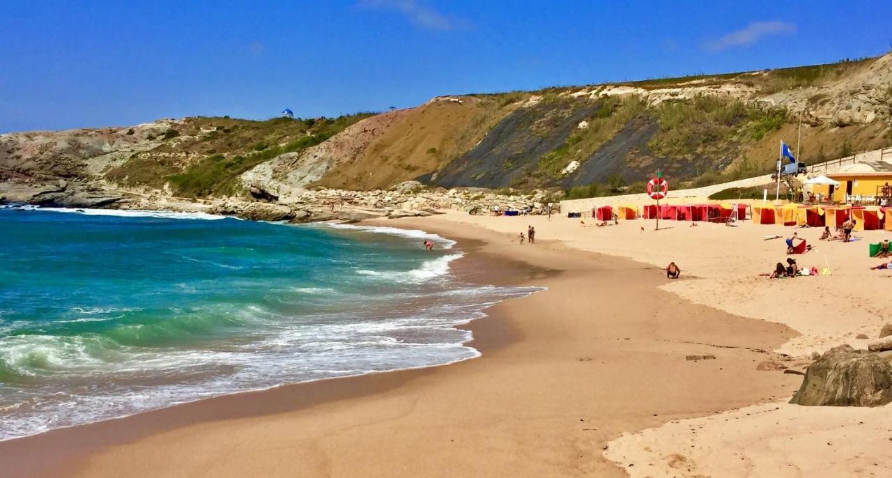 The Whale Beach House Atouguia Da Baleia Exterior photo